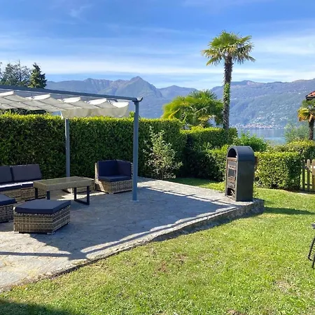 Сasa de vacaciones In With Private Garden *