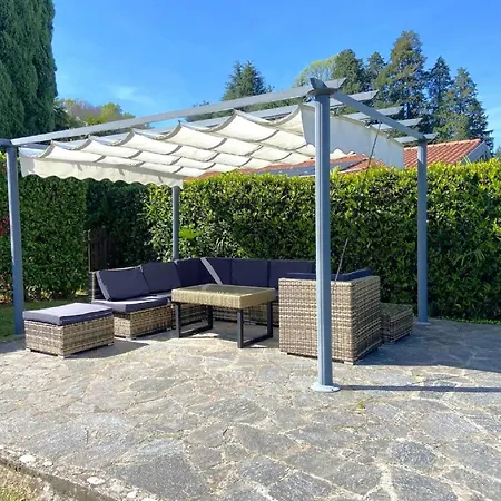 Сasa de vacaciones In With Private Garden Germignaga